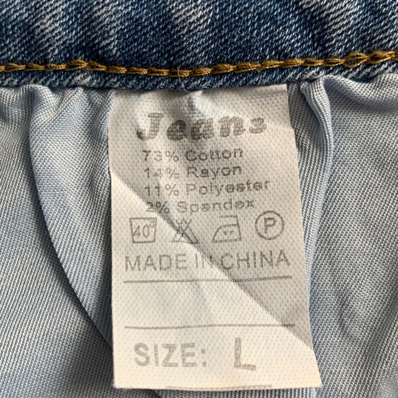 🔹High Waisted Distressed Denim Blue Shorts🔹 - Picture 7 of 8